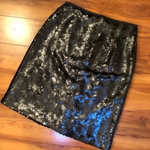 🆕 J. Crew black sequined pencil skirt (size 6).